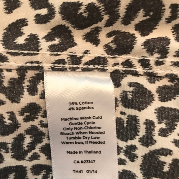Talbots Animal Print Button blouse size 4 - Picture 3 of 4
